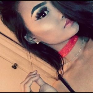 Meet your Posher, Mia